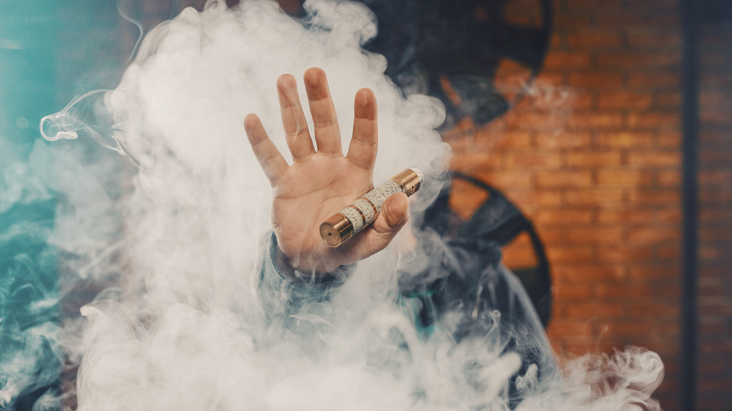 比傳統紙菸更安全?揭開電子煙的「健康糖衣」:為何它的危害不容小覷! 比傳統紙菸更安全?揭開電子煙的「健康糖衣」:為何它的危害不容小覷!